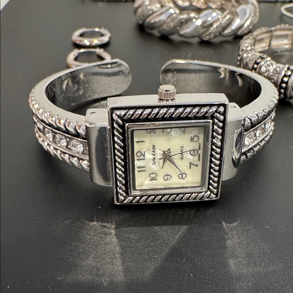 Lot of Silver Tone Jewelry - Picture 2 of 8